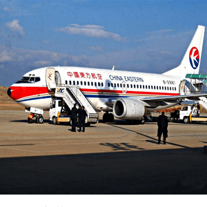 建三江湿地机场空运航空快运业稳步发展的原因是什么？
